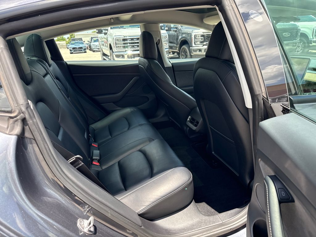 Used 2022  Tesla Long Range image 25