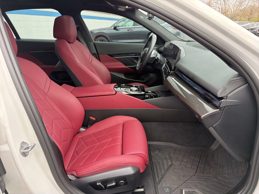 Thumbnail: 2024 BMW i5 - 25