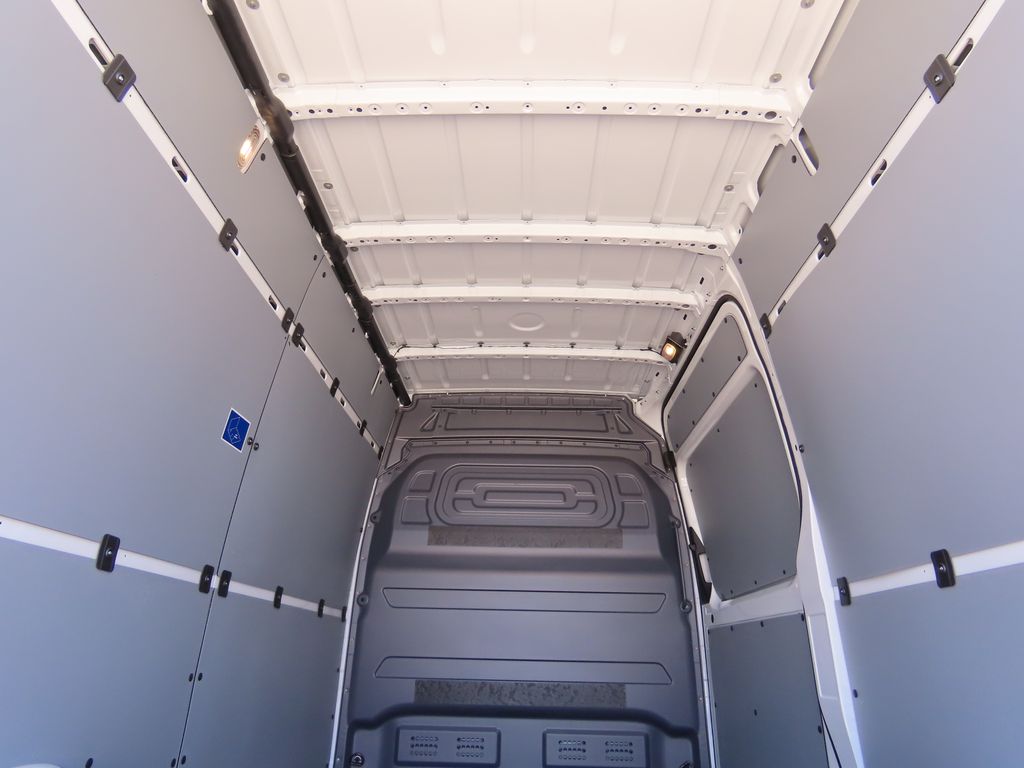 Thumbnail: 2025 Mercedes-Benz Sprinter - 30