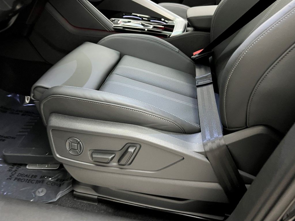 Thumbnail: 2025 Audi Q5 - 22