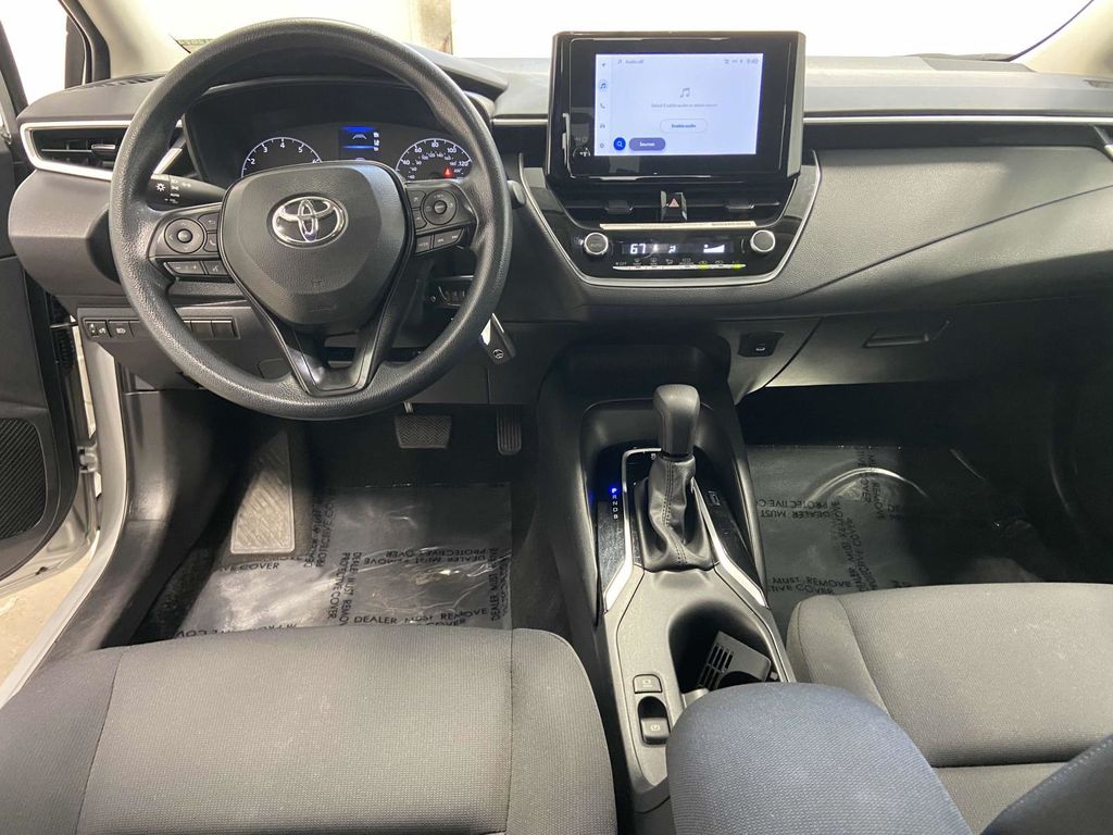 2024 Toyota Corolla LE photo 10