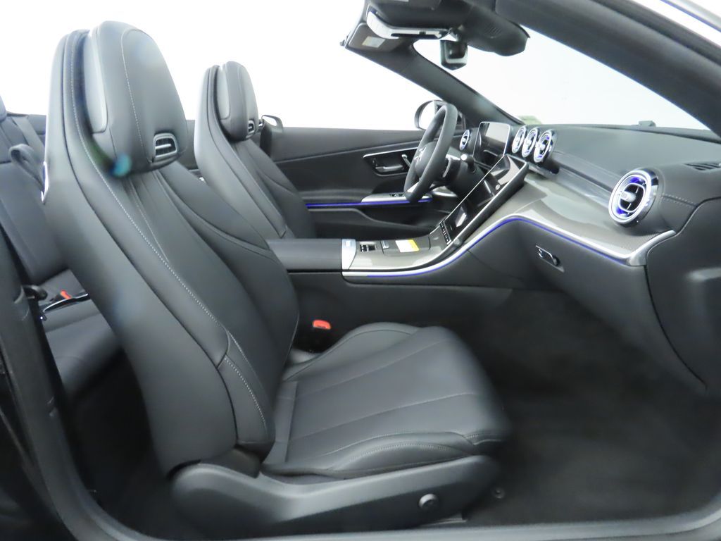 Thumbnail: 2025 Mercedes-Benz CLE - 28