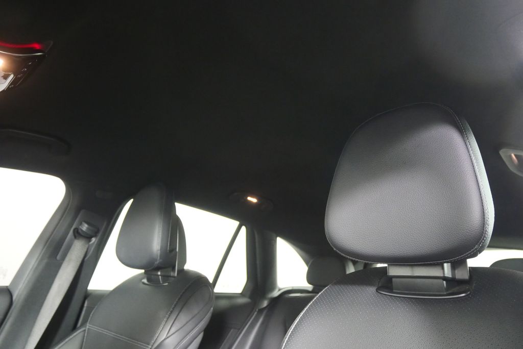 Thumbnail: 2024 Mercedes-Benz GLC - 10