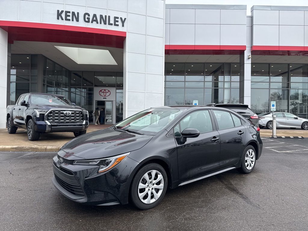 2025 Toyota Corolla LE FWD