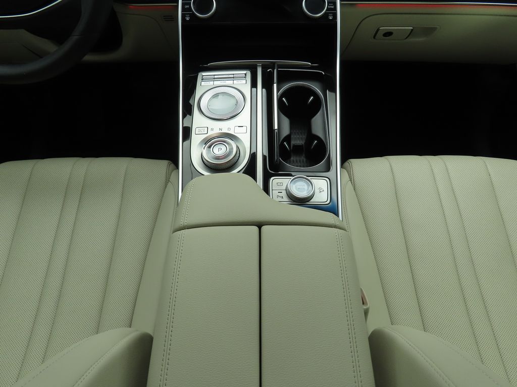 Thumbnail: 2021 Genesis GV80 - 16