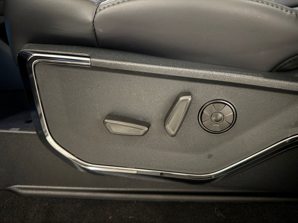 New 2026 Gray Ford Platinum image 28