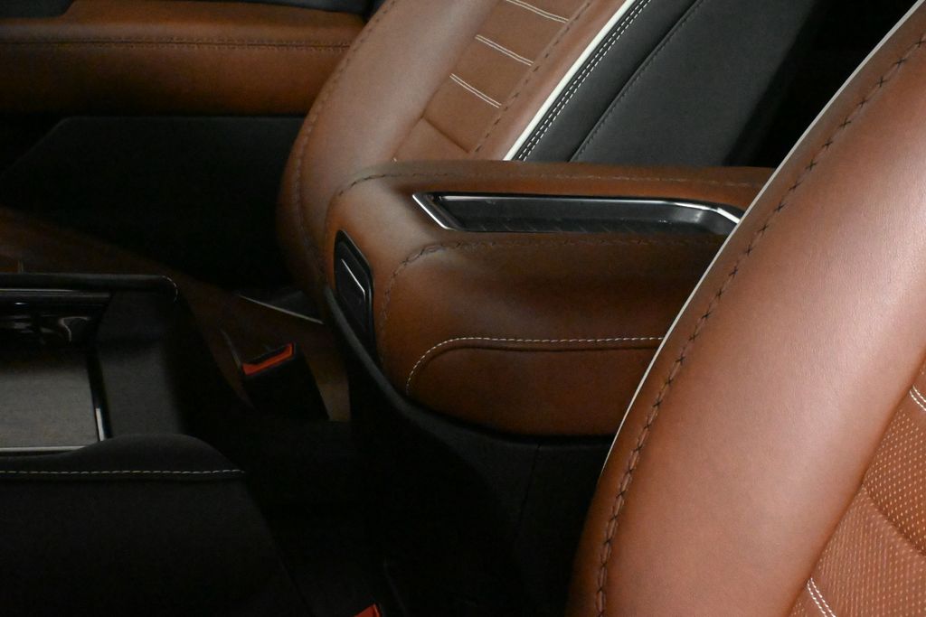 2024 GMC Yukon Denali Ultimate 26