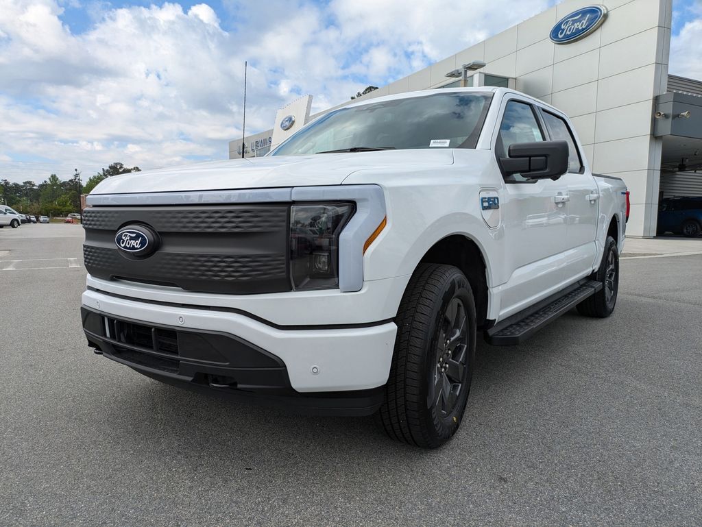 2025 Ford F-150 Lightning Flash