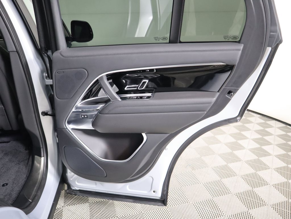 Thumbnail: 2023 Land Rover Range Rover - 28