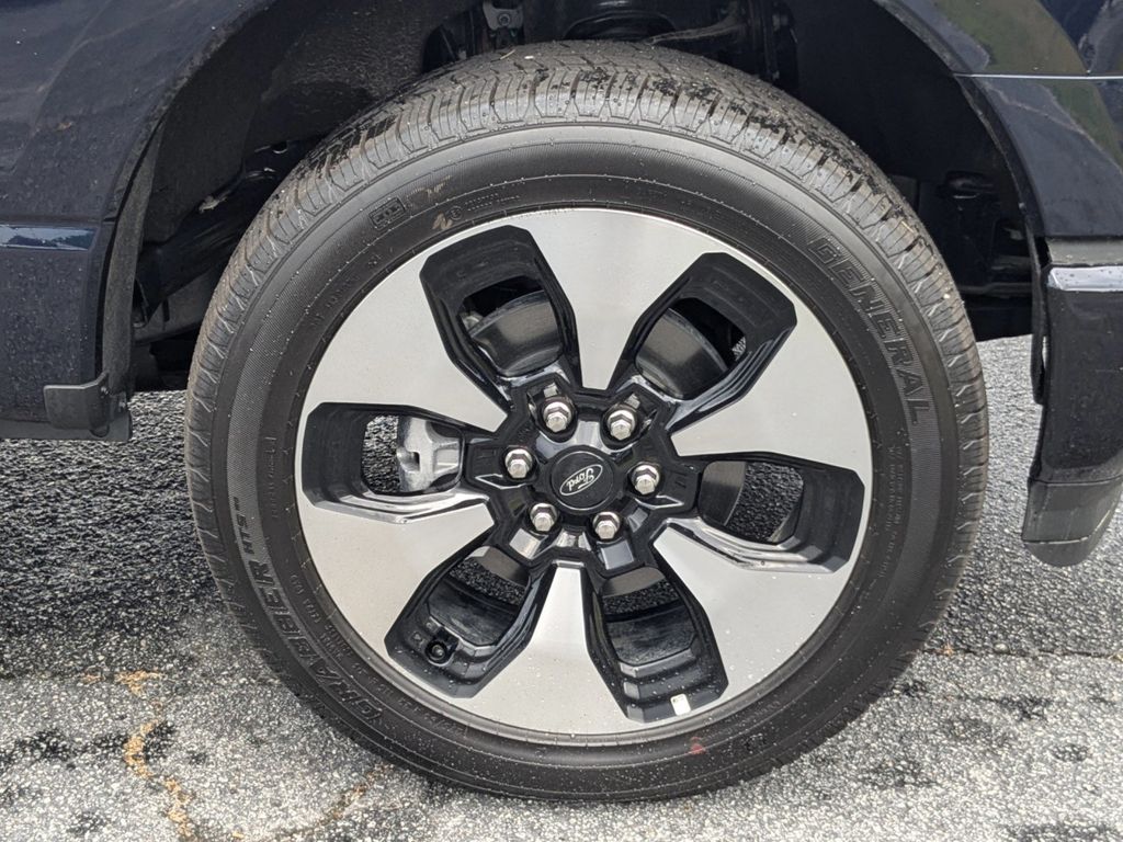 2025 Ford F-150 Lightning Platinum