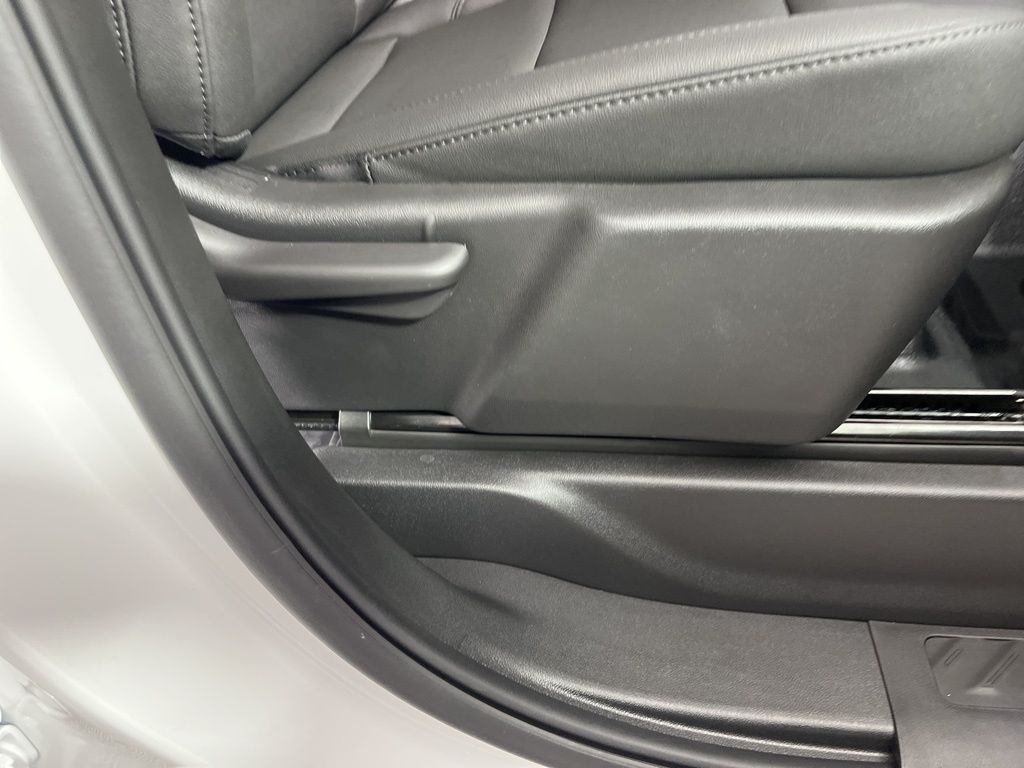 Thumbnail: 2026 Chevrolet Silverado 1500 - 9