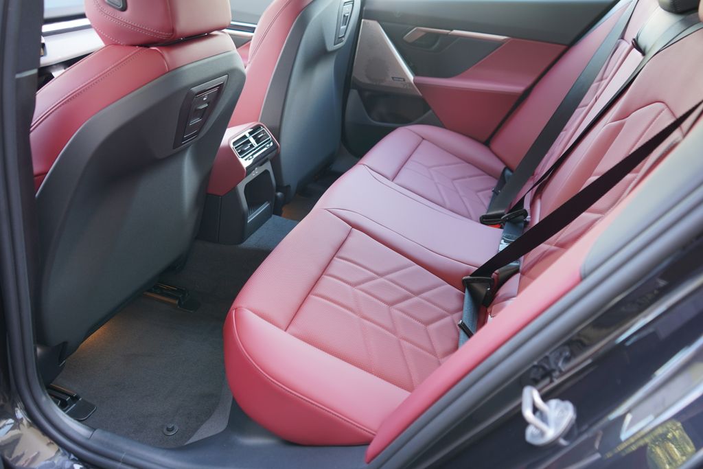 Thumbnail: 2026 BMW i5 - 19