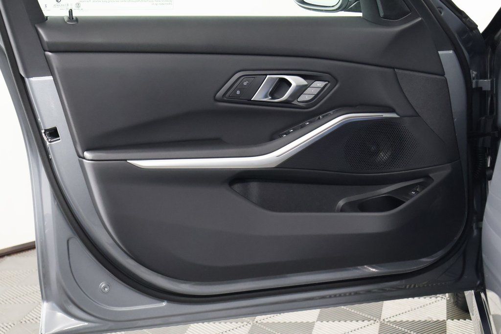 Thumbnail: 2026 BMW 3 Series - 7