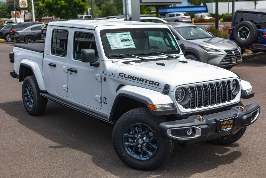 2026 Jeep Gladiator 85th Anniversary Edition thumbnail 2