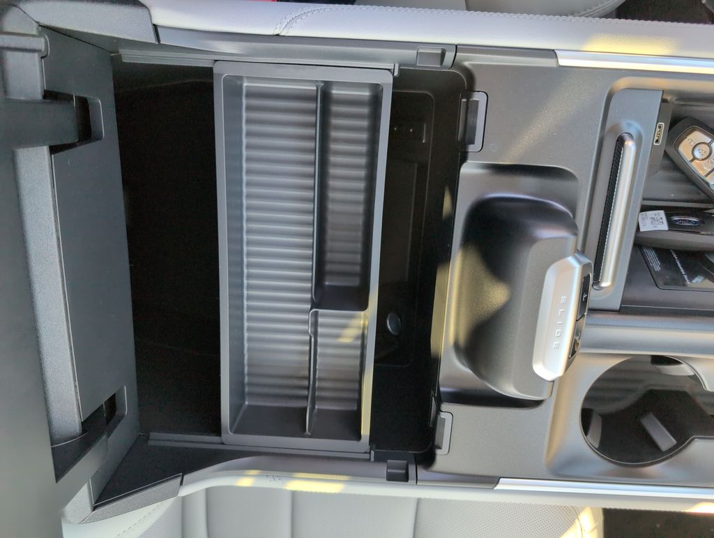 New 2027 White Ford Platinum image 36