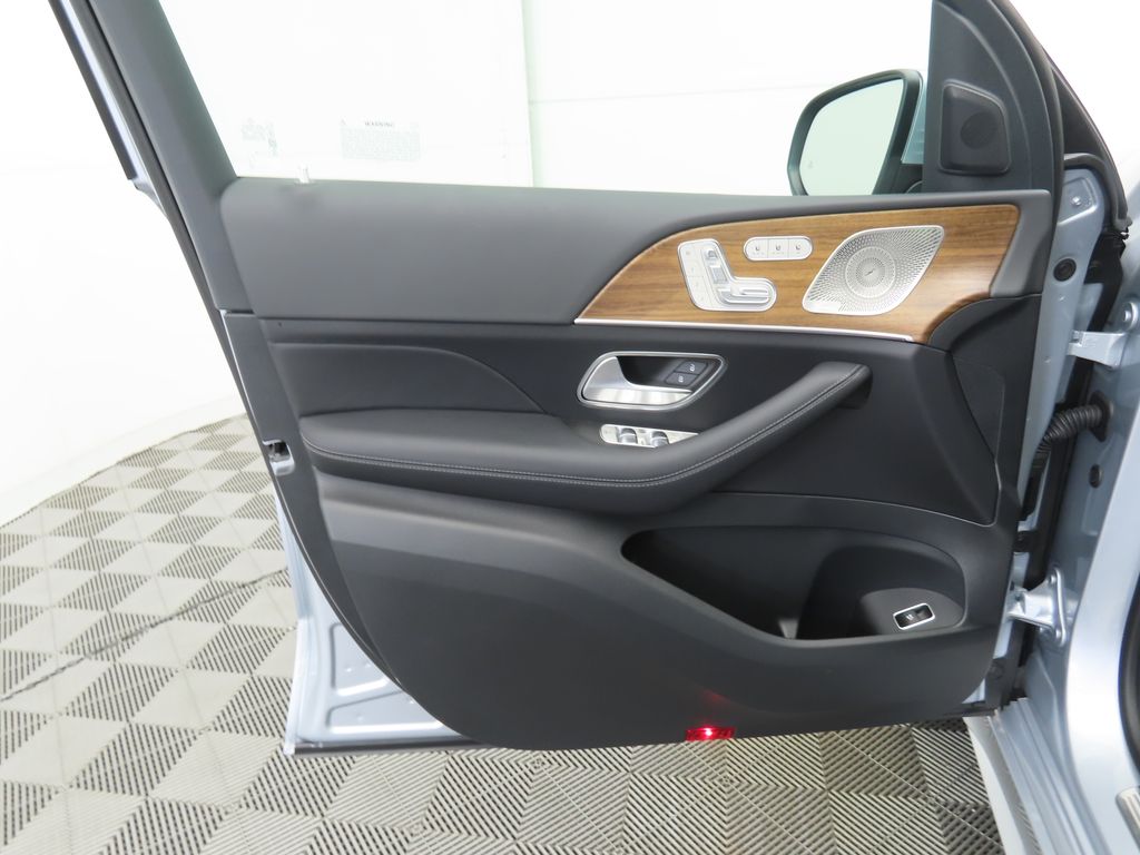 Thumbnail: 2025 Mercedes-Benz GLS - 25