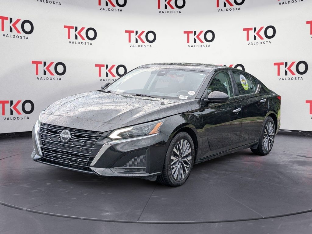 Used 2024 Nissan Altima Sedan