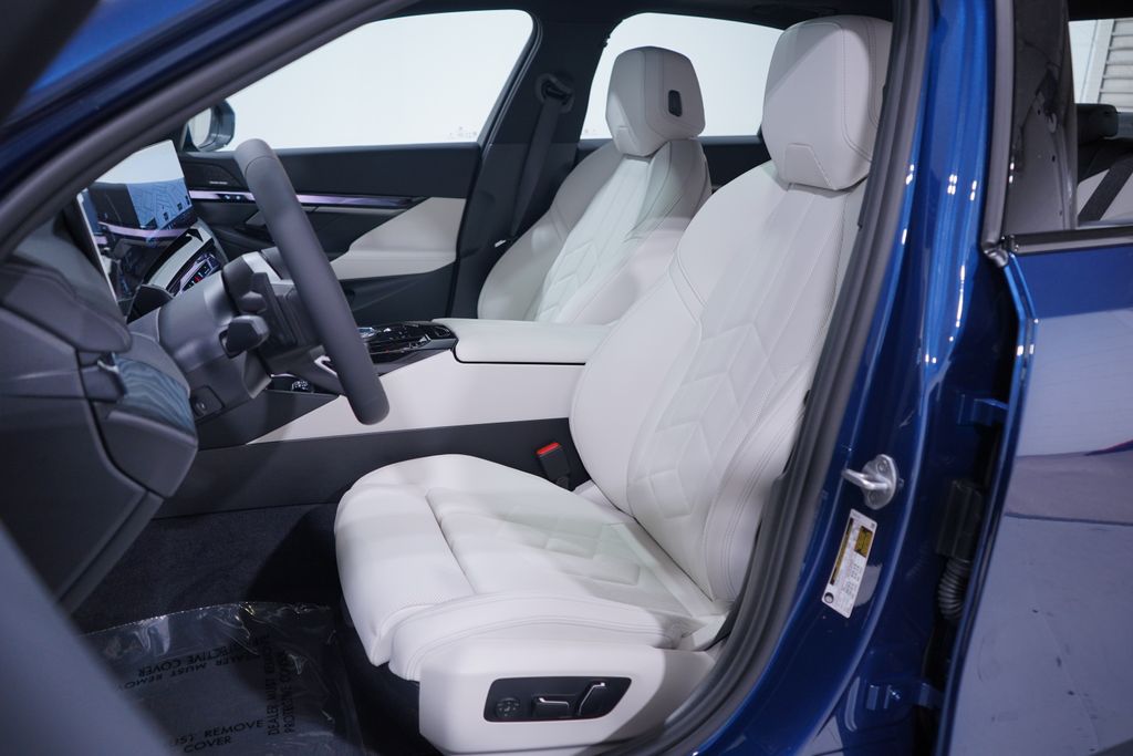Thumbnail: 2027 BMW 5 Series - 7