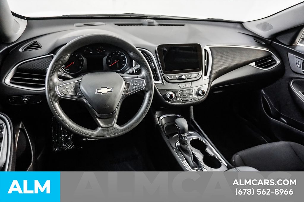 Used 2025 White Chevrolet LT image 23