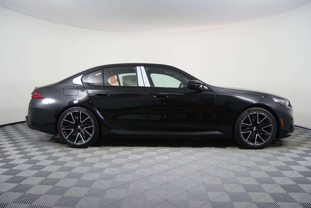 Thumbnail: 2026 BMW M5 - 2