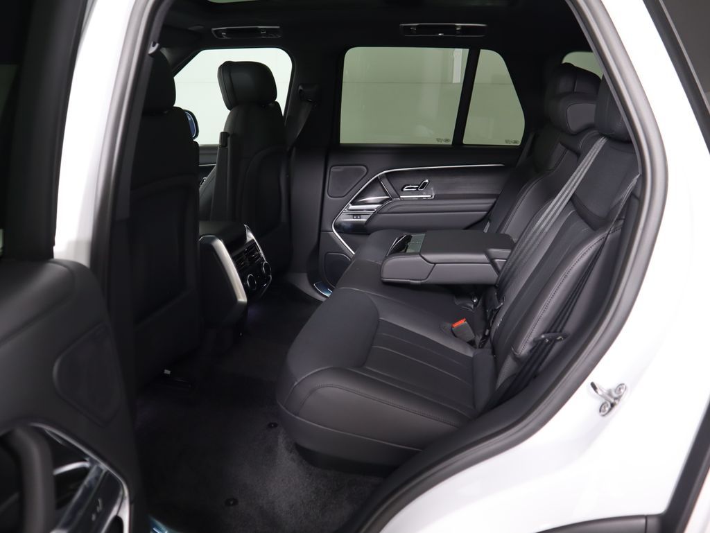 Thumbnail: 2025 Land Rover Range Rover - 22