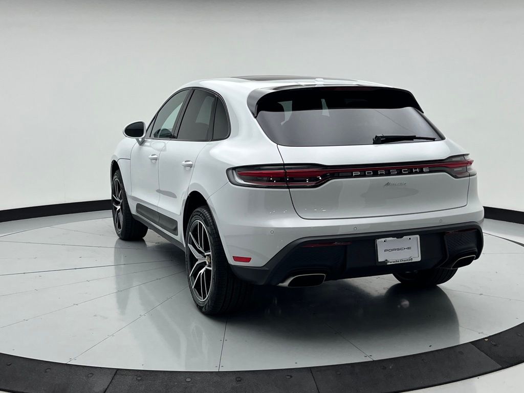 Thumbnail: 2025 Porsche Macan - 3