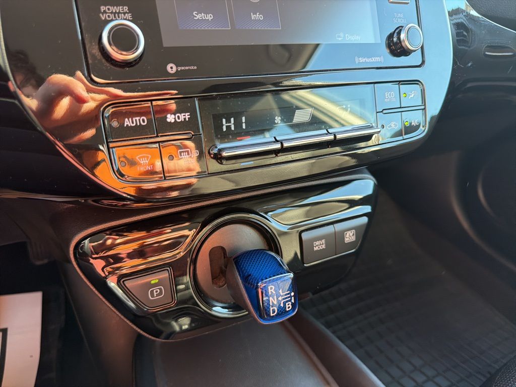 Thumbnail: 2021 Toyota Prius - 31