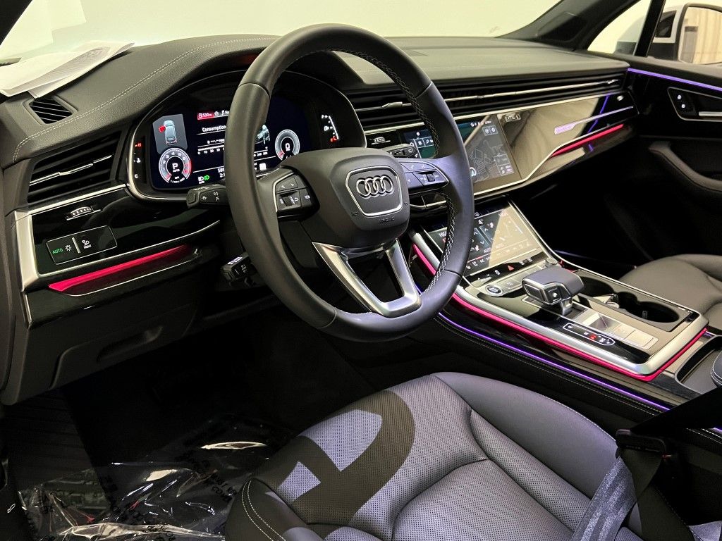 Thumbnail: 2025 Audi Q7 - 31