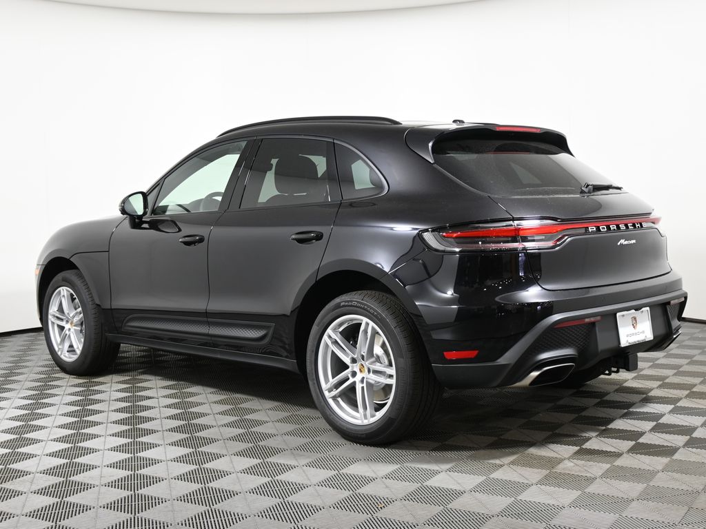 2025 Porsche Macan  3