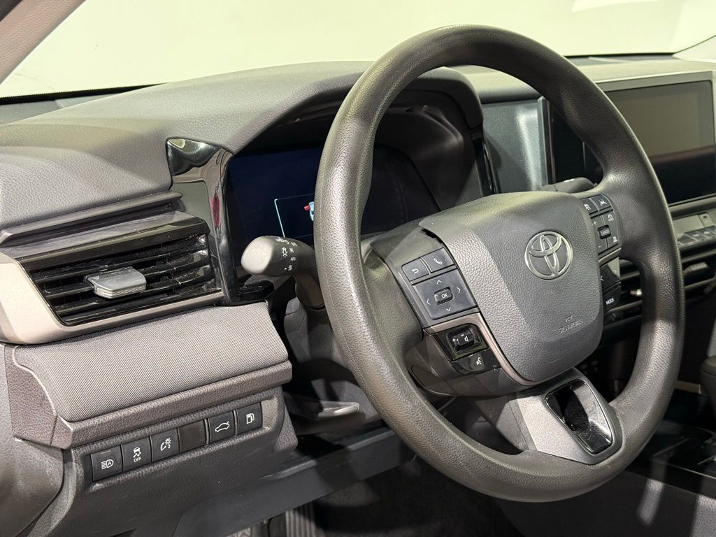 Thumbnail: 2025 Toyota Camry - 16
