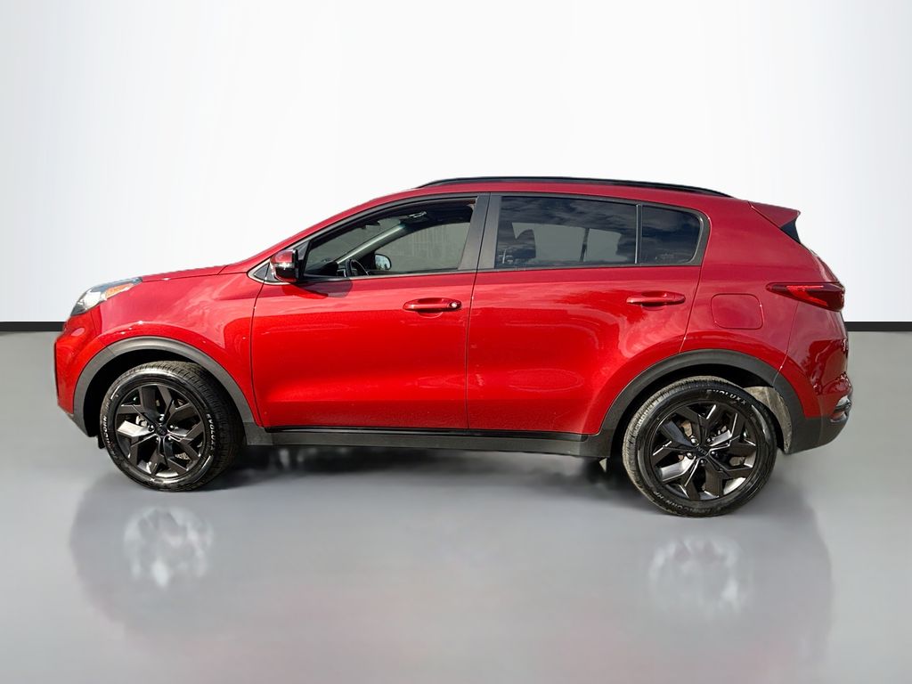 Used 2022 Red Kia Nightfall image 4