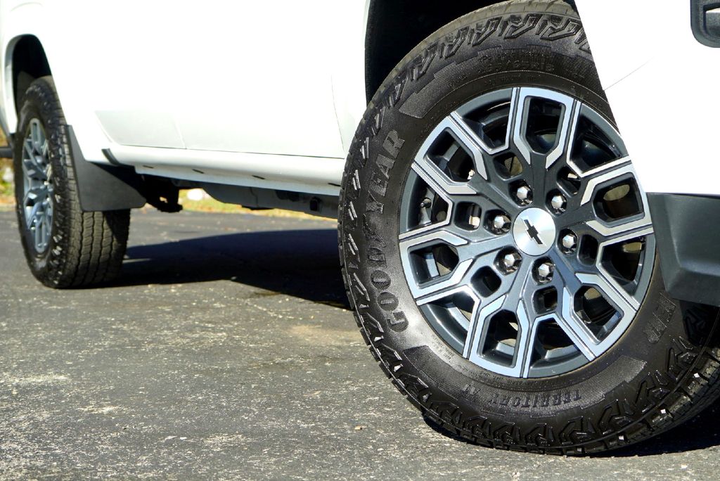 Used Car 2024 Chevrolet Colorado  Z71 For Sale Under $50,000 In Taylor, Texas