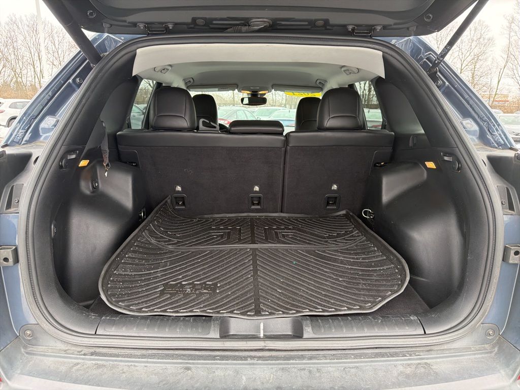 Thumbnail: 2021 Jeep Cherokee - 21