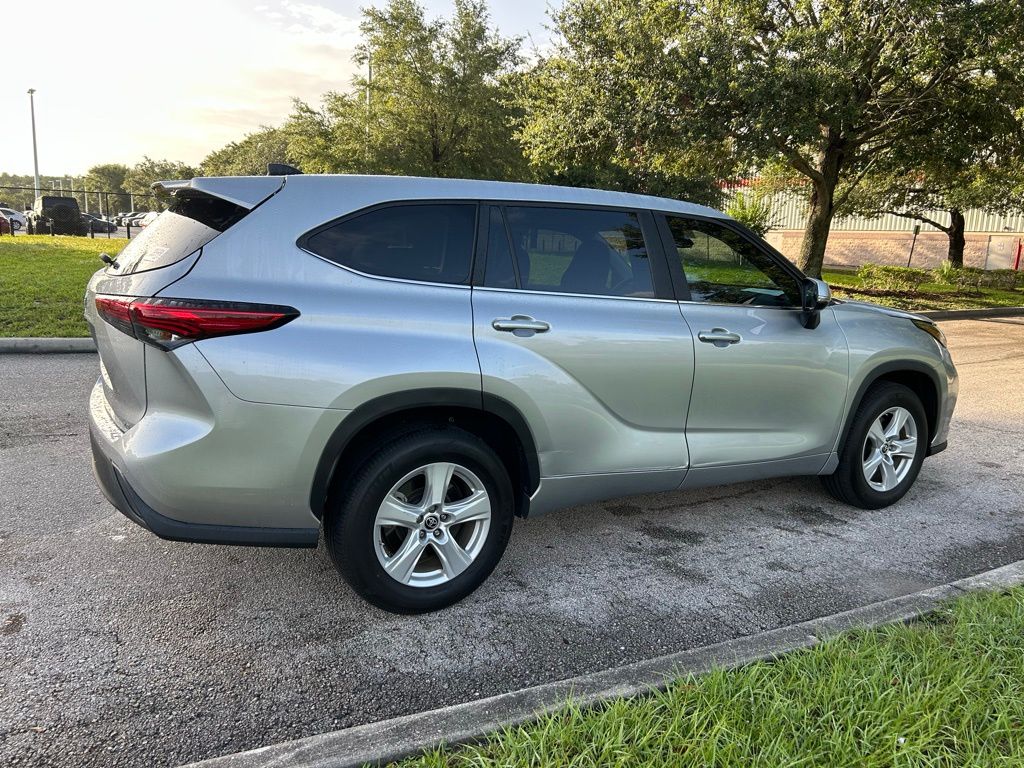 Thumbnail: 2023 Toyota Highlander - 5