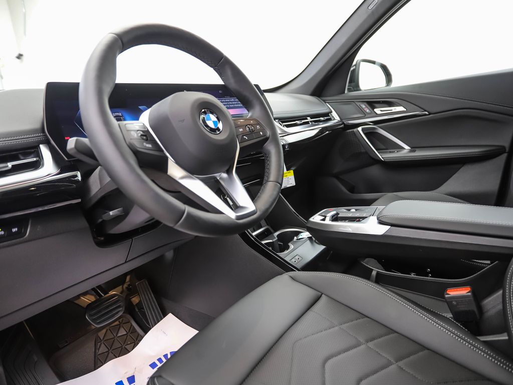Thumbnail: 2025 BMW X1 - 10