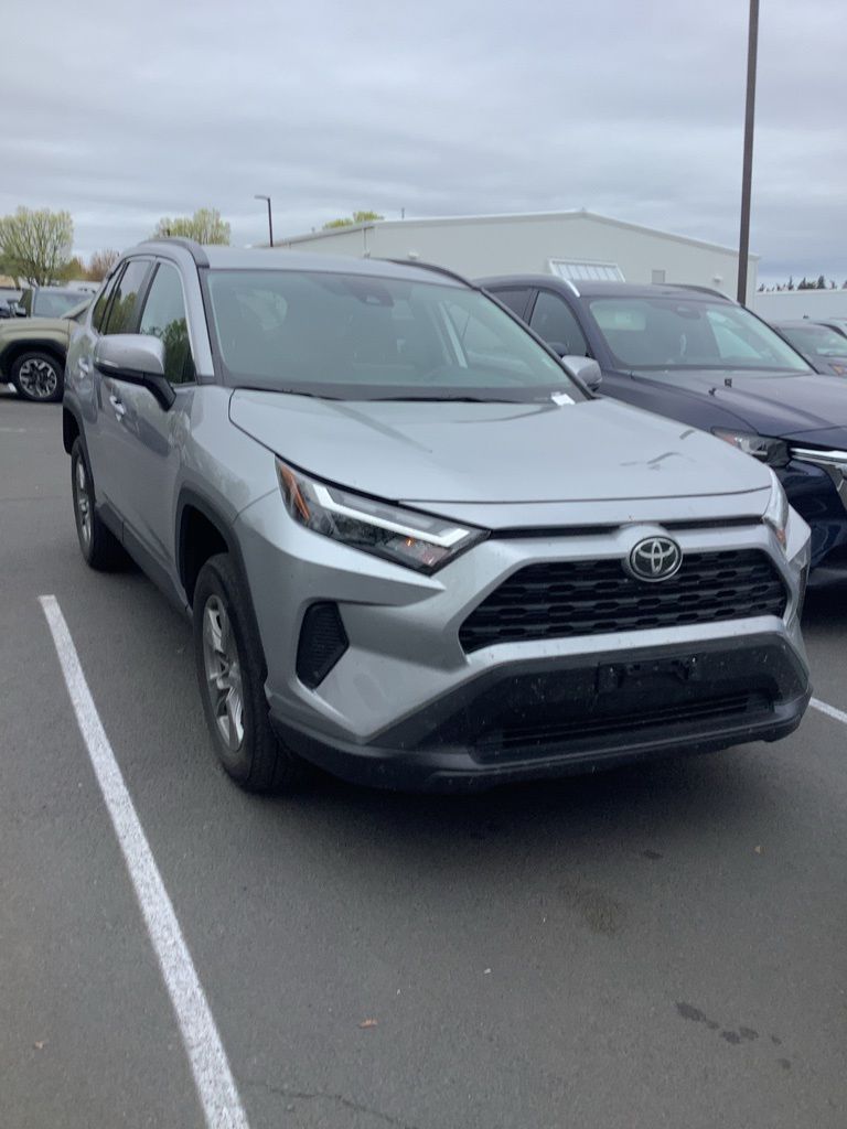 Silver Sky Metallic 2025 Toyota RAV4 XLE AWD SUV / Crossover All-Wheel Drive 8-Speed Automatic