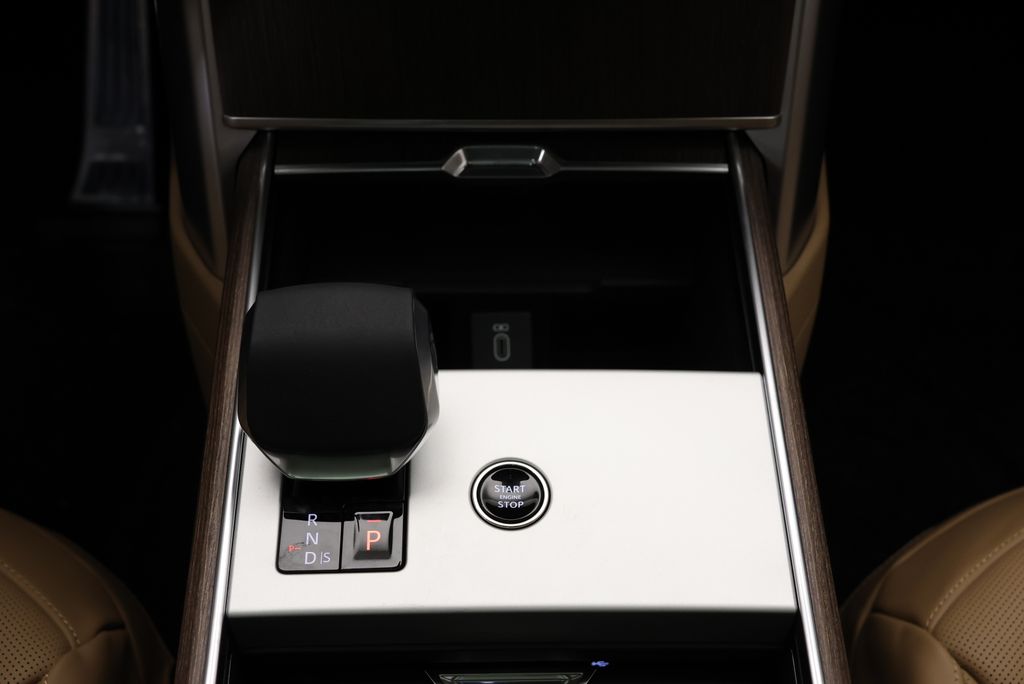 Thumbnail: 2026 Land Rover Range Rover - 23