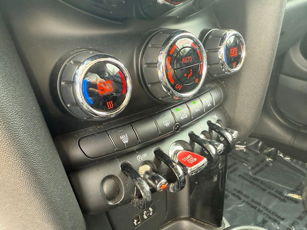 Thumbnail: 2015 MINI Cooper - 15