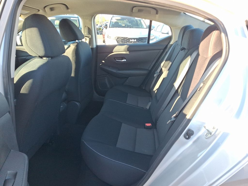 Thumbnail: 2020 Nissan Sentra - 10