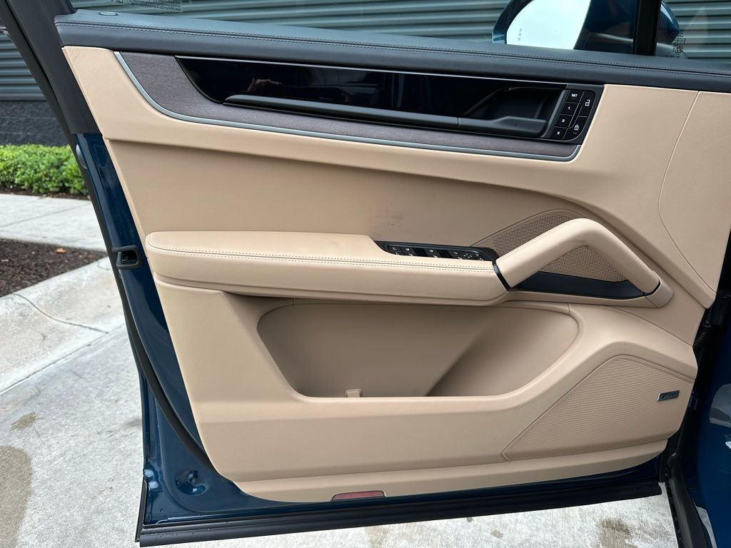 Thumbnail: 2026 Porsche  - 20