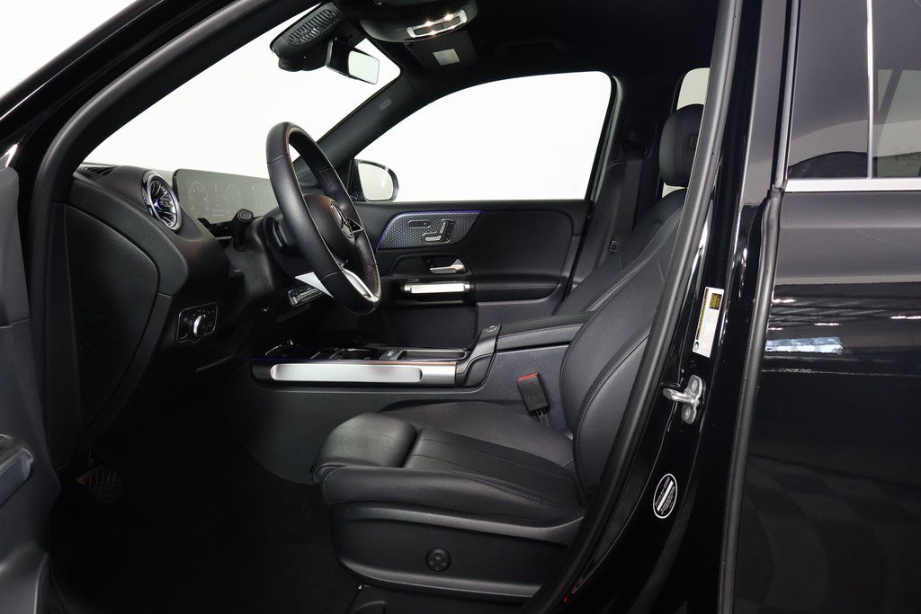 Thumbnail: 2025 Mercedes-Benz GLB - 10