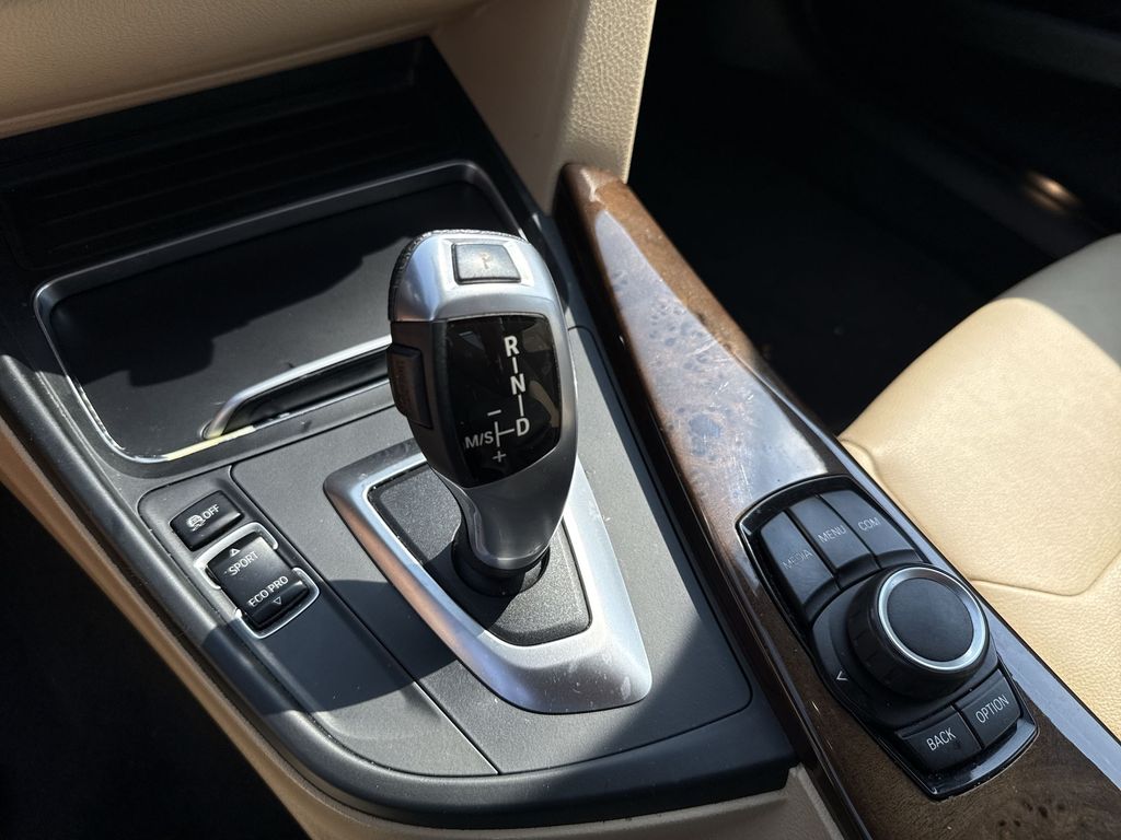 Thumbnail: 2018 BMW 3 Series - 10