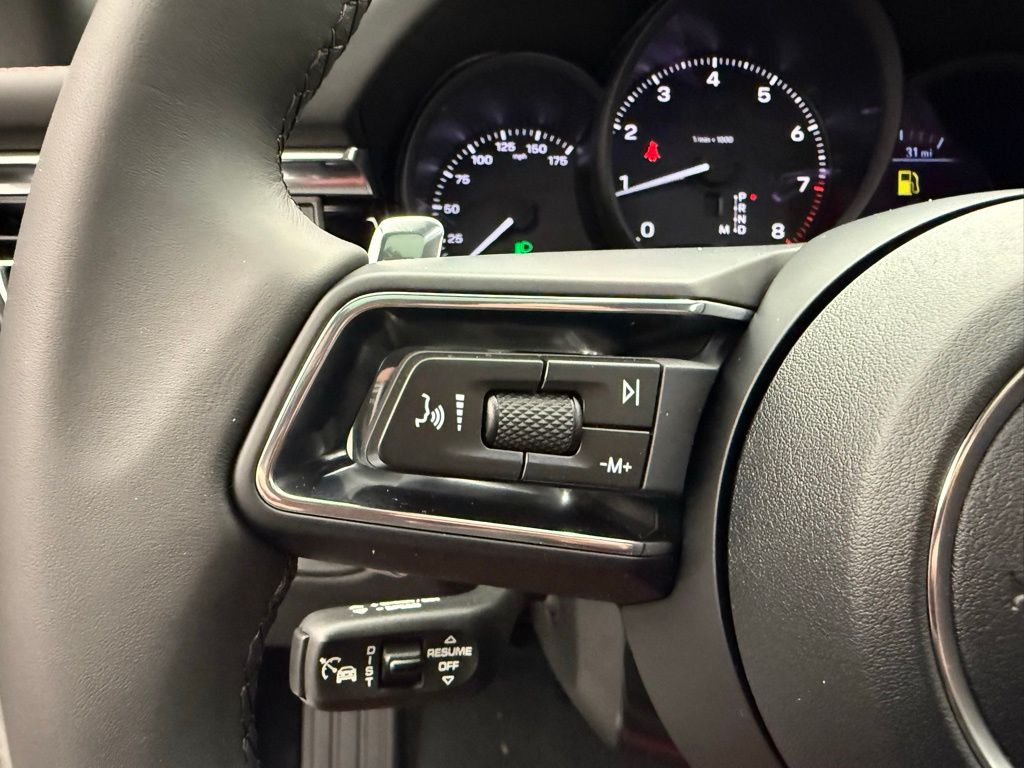 Thumbnail: 2026 Porsche Macan - 13