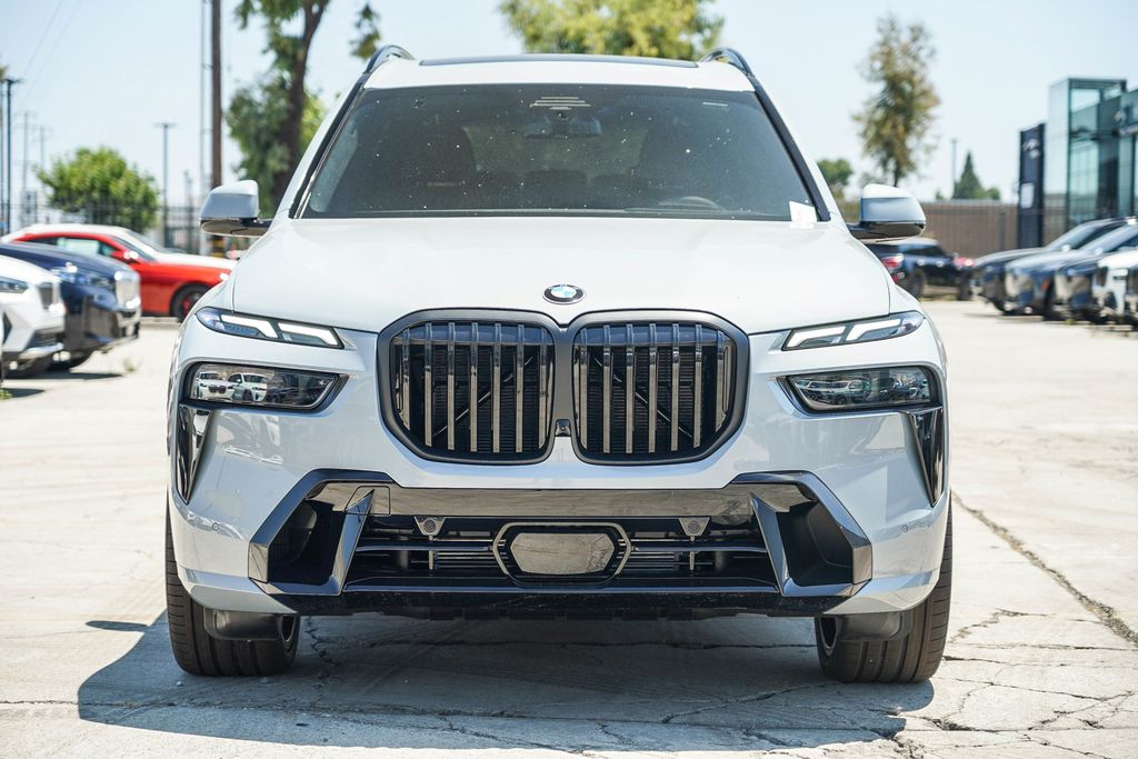 2025 BMW X7 xDrive40i 4