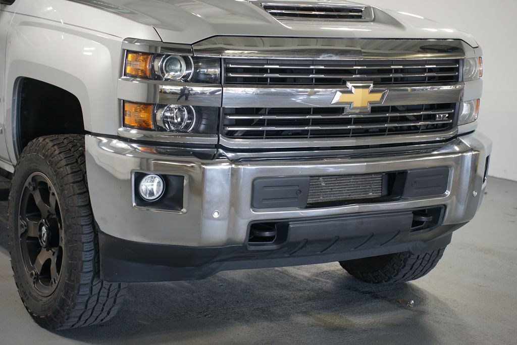 Thumbnail: 2018 Chevrolet Silverado 2500 - 4