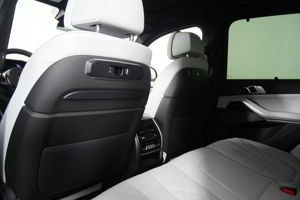 Thumbnail: 2026 BMW X5 - 17