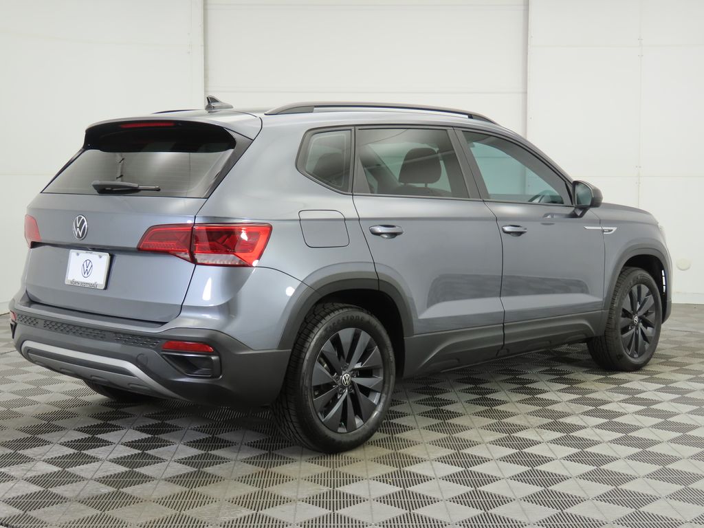 2022 Volkswagen Taos S 6