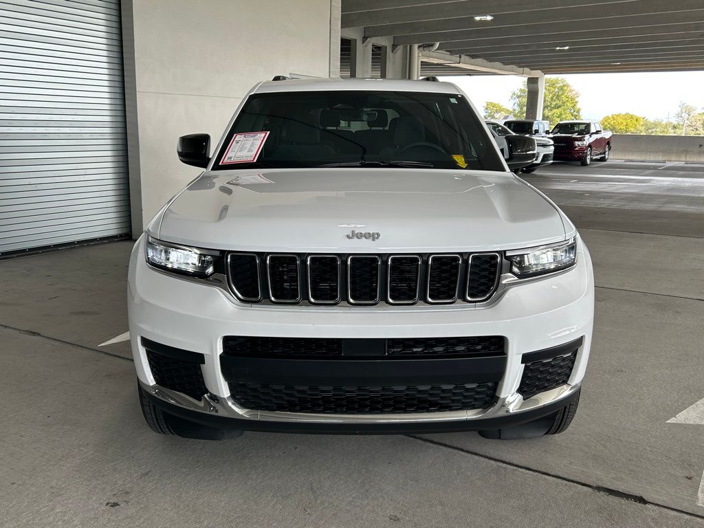Used 2025 Bright White Clearcoat Jeep Laredo image 8
