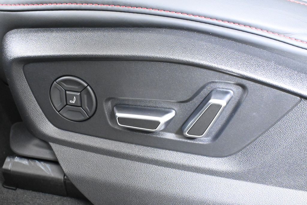Thumbnail: 2026 Audi SQ8 - 27