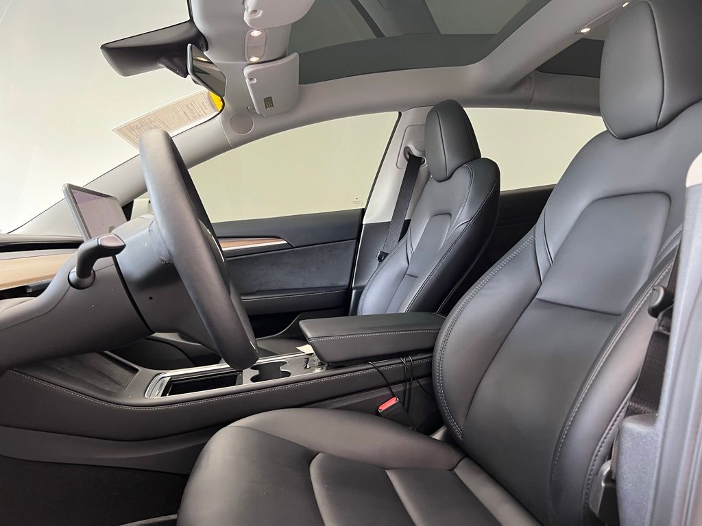 Thumbnail: 2023 Tesla Model 3 - 5